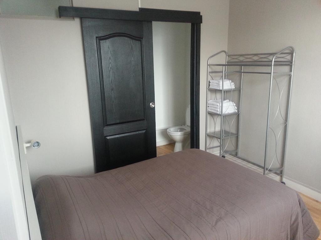 Arcantis Hotel La Residence Cergy Habitación foto