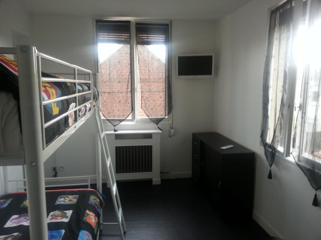 Arcantis Hotel La Residence Cergy Habitación foto