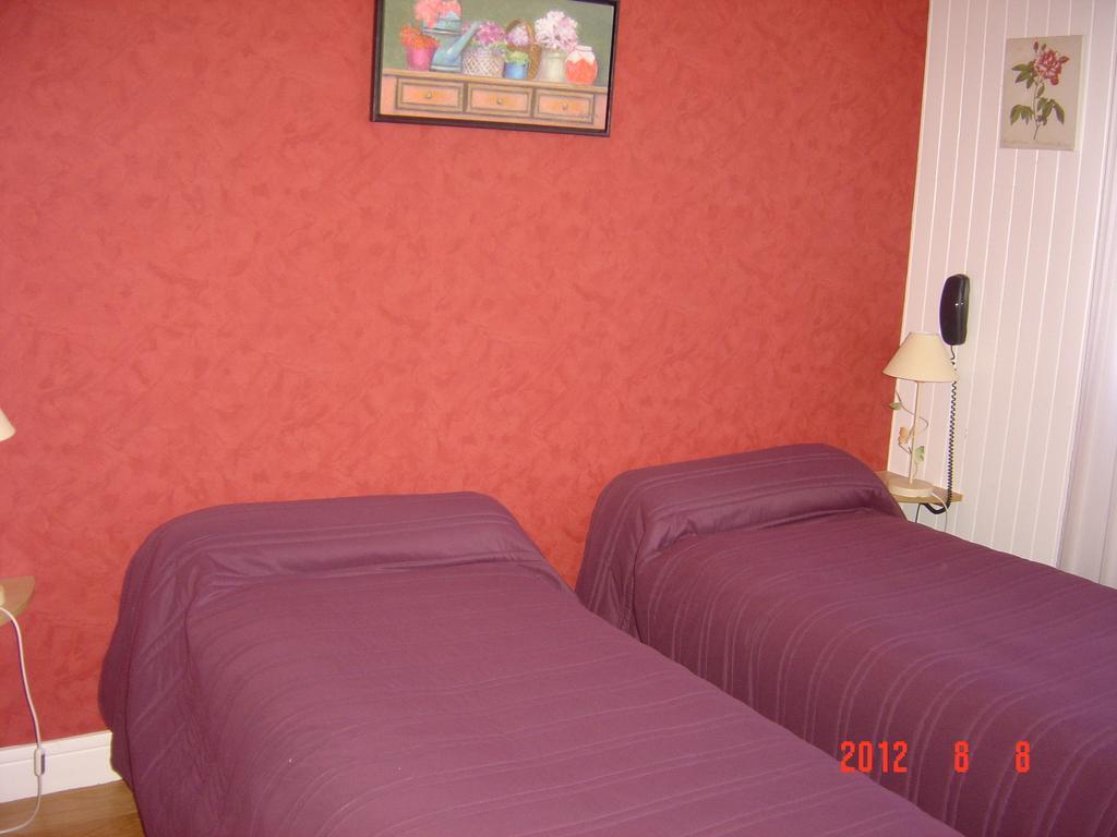 Arcantis Hotel La Residence Cergy Habitación foto